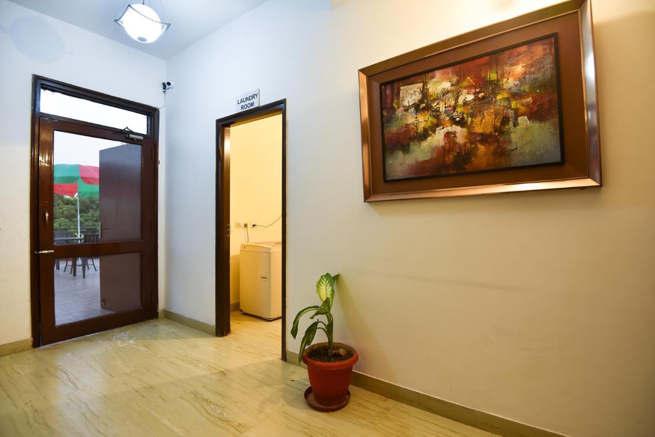 Studio Serviced Apartments Near Fortis Hospital 古尔冈 外观 照片
