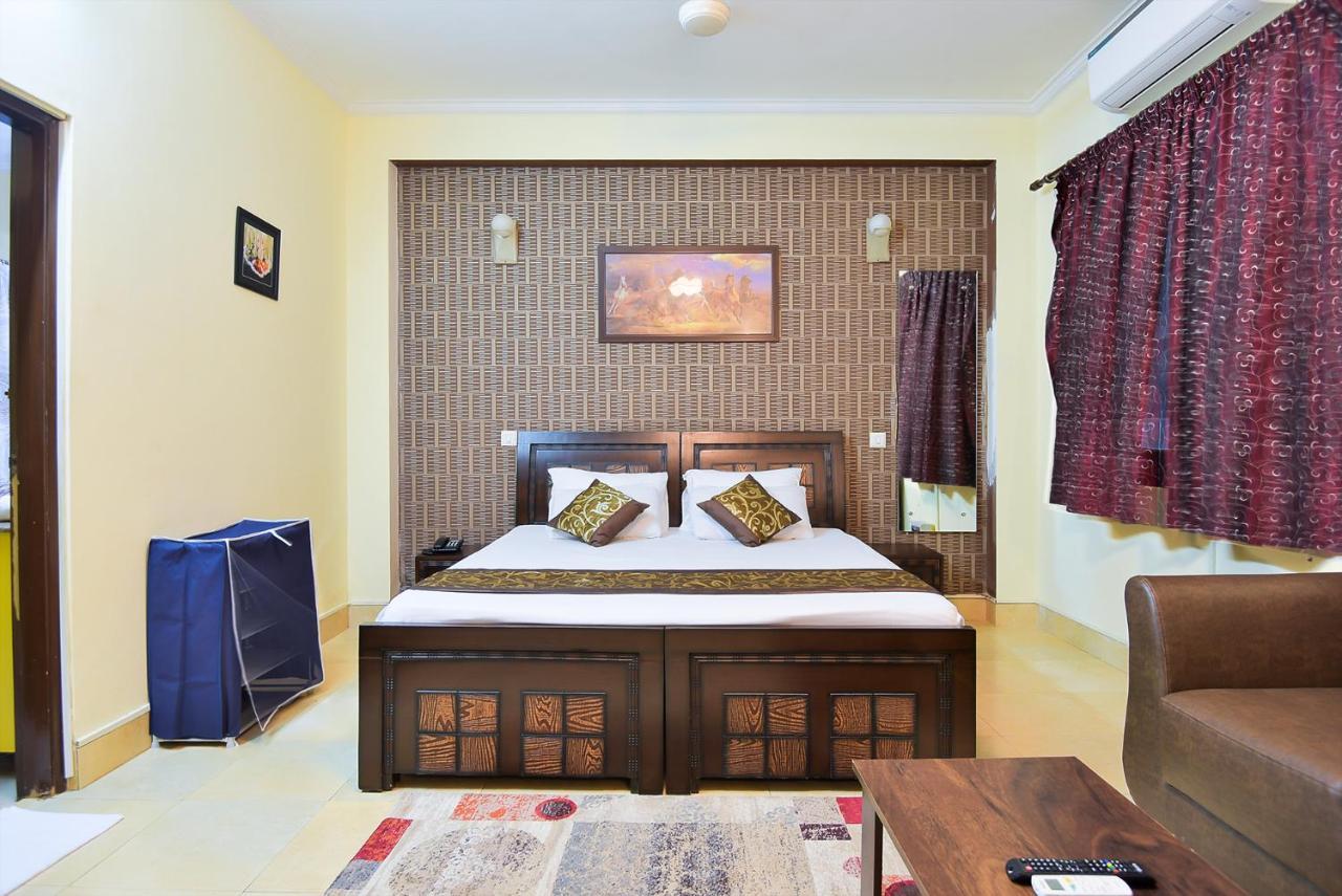 Studio Serviced Apartments Near Fortis Hospital 古尔冈 外观 照片