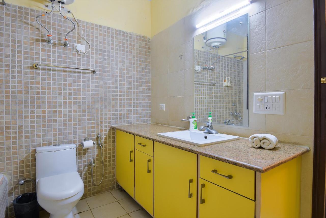Studio Serviced Apartments Near Fortis Hospital 古尔冈 外观 照片