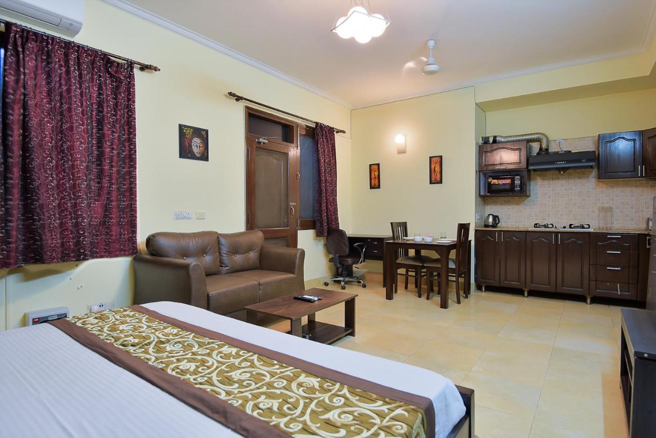 Studio Serviced Apartments Near Fortis Hospital 古尔冈 外观 照片