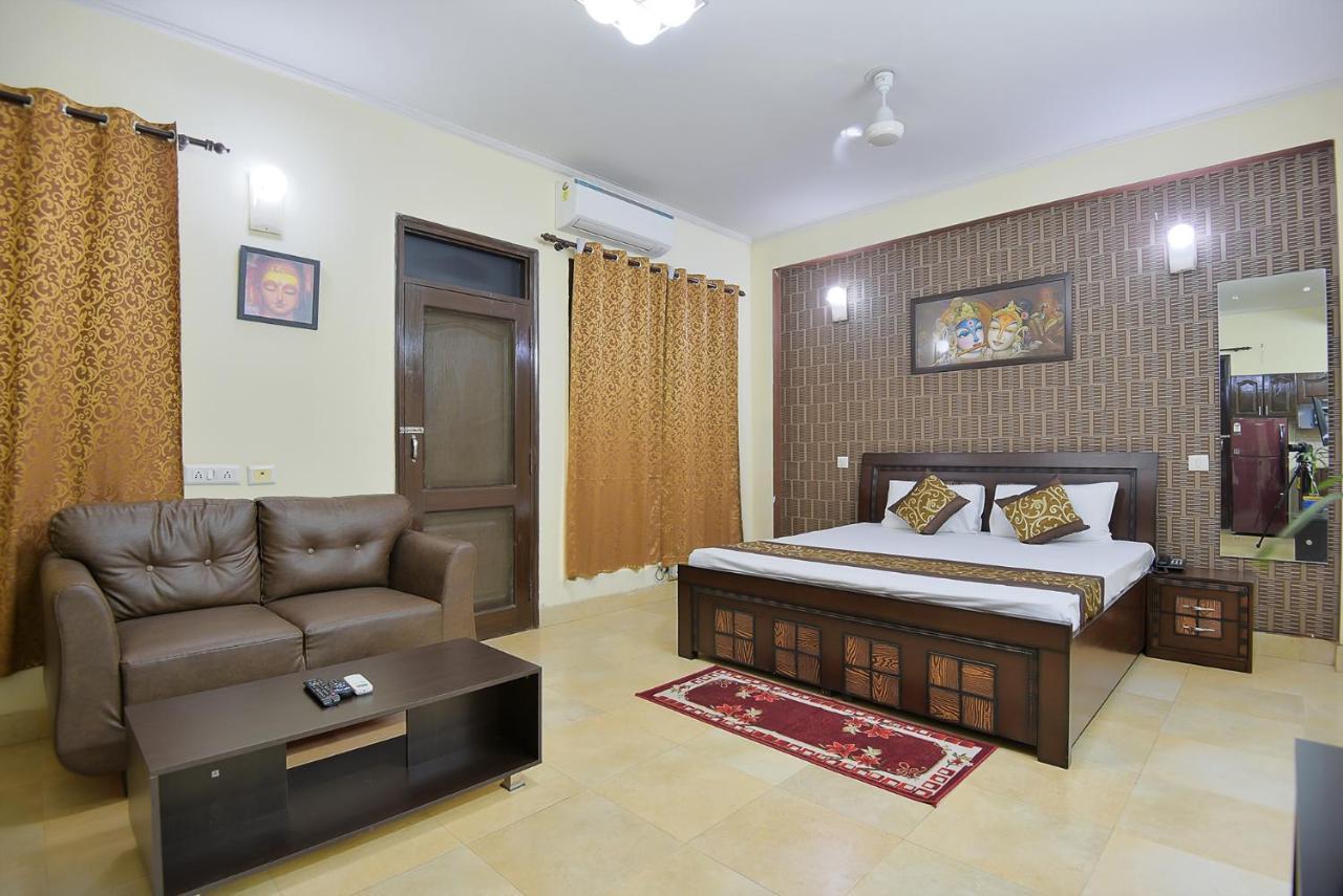 Studio Serviced Apartments Near Fortis Hospital 古尔冈 外观 照片
