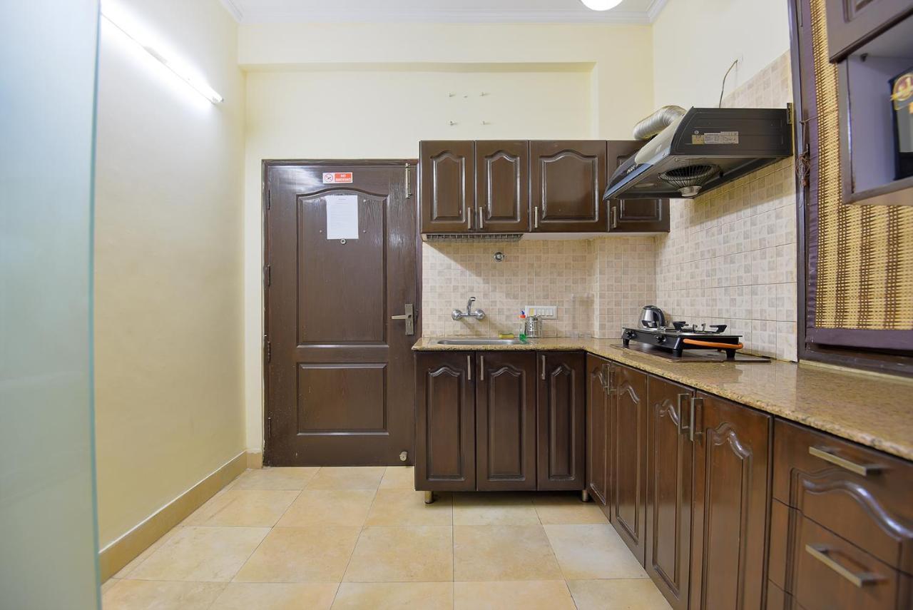 Studio Serviced Apartments Near Fortis Hospital 古尔冈 外观 照片