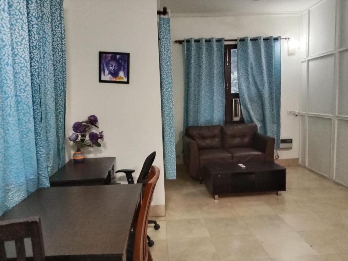 Studio Serviced Apartments Near Fortis Hospital 古尔冈 外观 照片