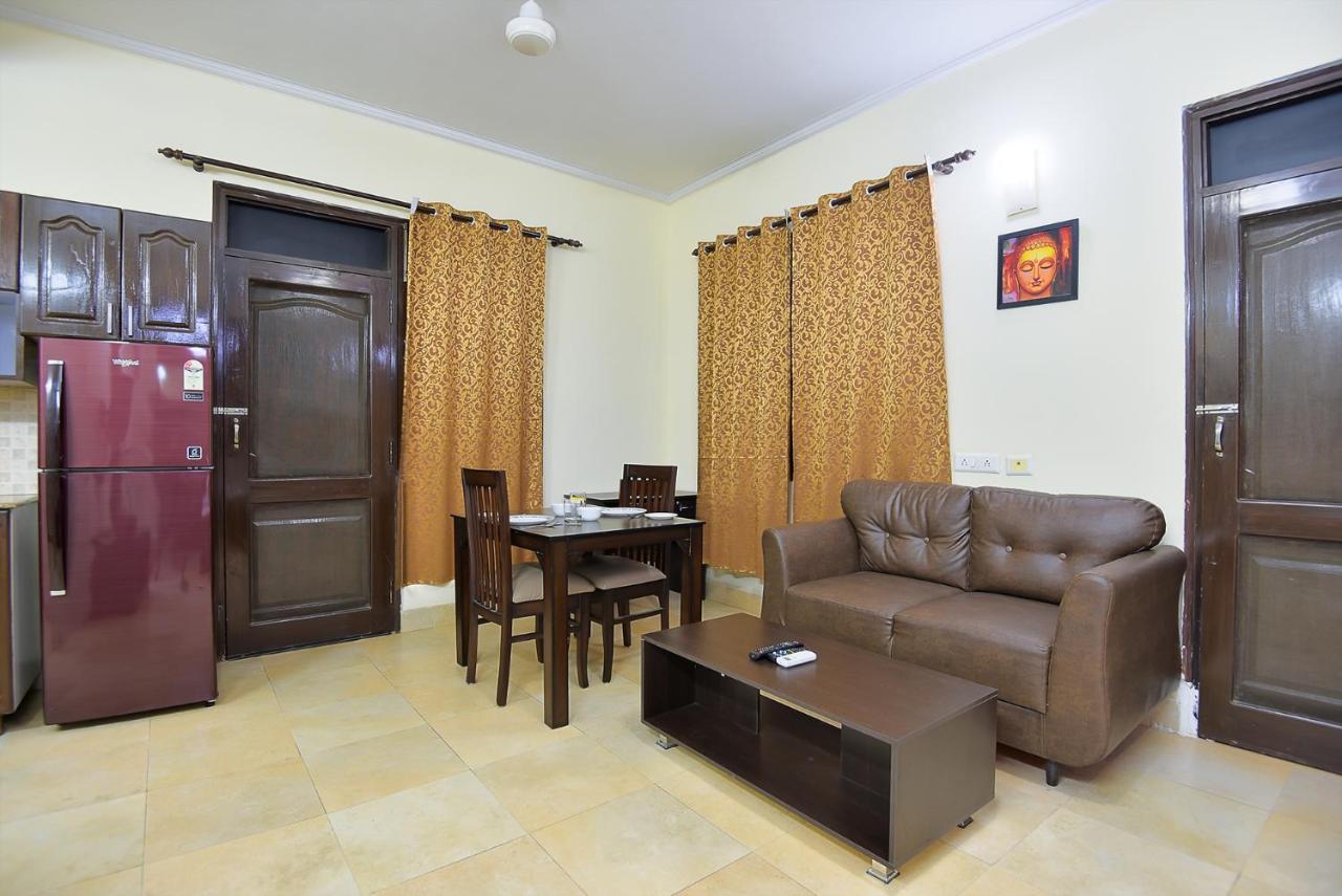 Studio Serviced Apartments Near Fortis Hospital 古尔冈 外观 照片