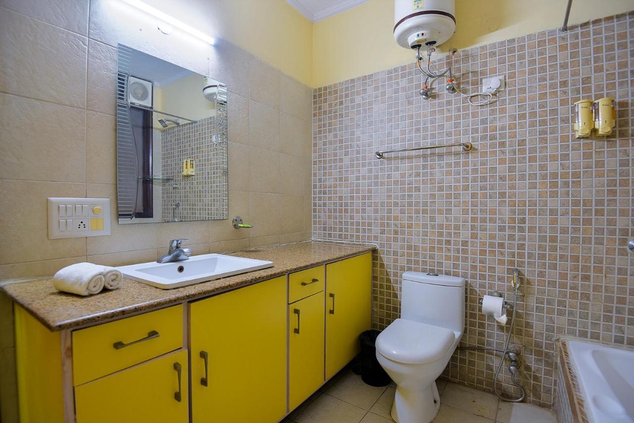 Studio Serviced Apartments Near Fortis Hospital 古尔冈 外观 照片